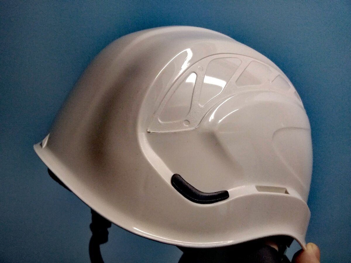 Каска - вещь которую часто игнорируют!