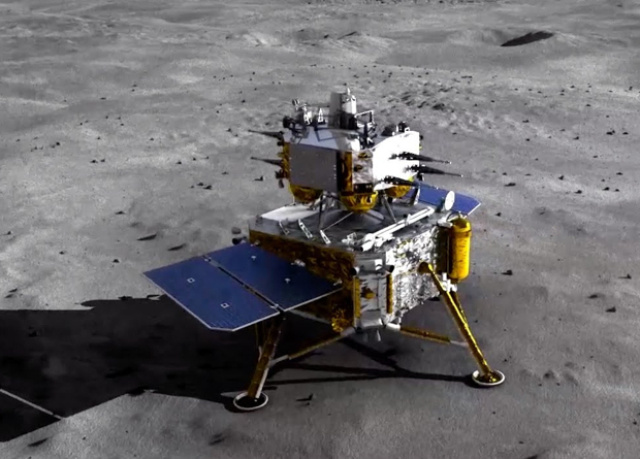 В конце ноября Китайское национальное космическое управление (CNSA) успешно запустило ракету-носитель «Чанчжэн-5». На его борту находилась автоматическая станция «Чанъэ-5», которая предназначена для сбора лунного грунта и его отправки на Землю. Она успешно совершила 112-часовой полет к спутнику нашей планеты и на данный момент ее спускаемый модуль уже совершил мягкую посадку. При этом служебный модуль остался на орбите Луны и ждет, когда аппарат соберет образцы и передаст их для дальнейшей транспортировки на Землю. Весь этот процесс состоит из нескольких этапов, которые потребуют от китайских астрономов внимательности и точности. Звучит как нечто сложное, но недавно издание Space News подробно рассказало, как все это будет происходить.