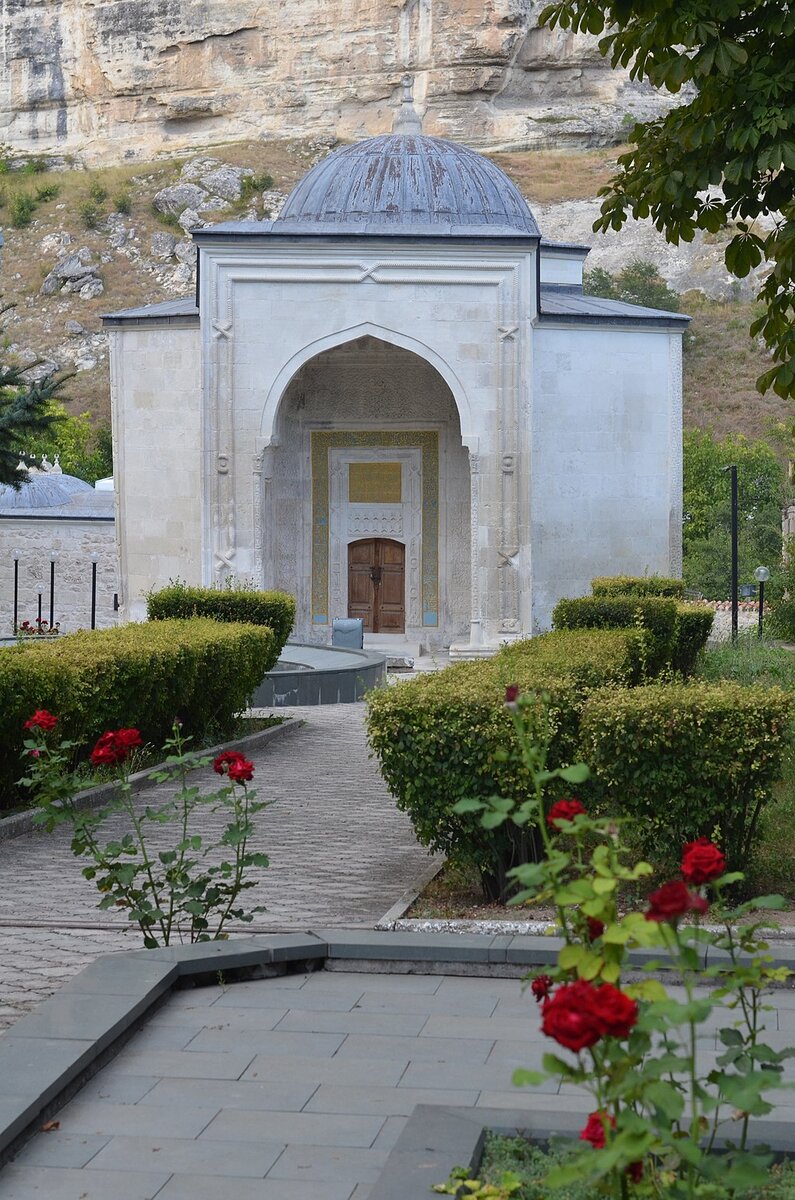 Усыпальница (дюрбе) Хаджи Герая в Бахчисарае.