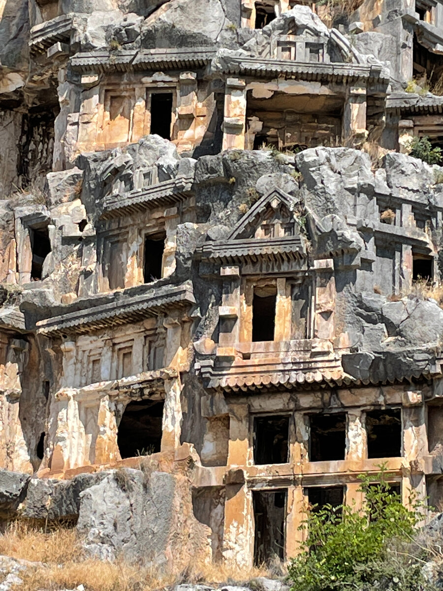 Речной некрополь