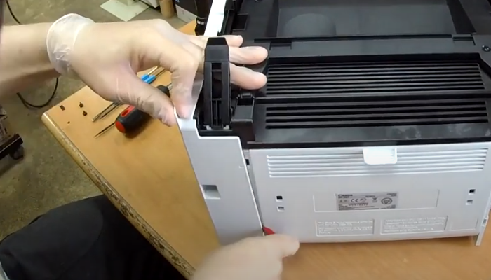 Фото 30. Поддеваем еще один фиксатор