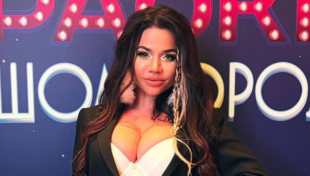 Почему бьянка так одевается. Бьянка 2022. Почему бьянка так одевается. Бьянка поправилась. Бьянка располнела 2022 певица.