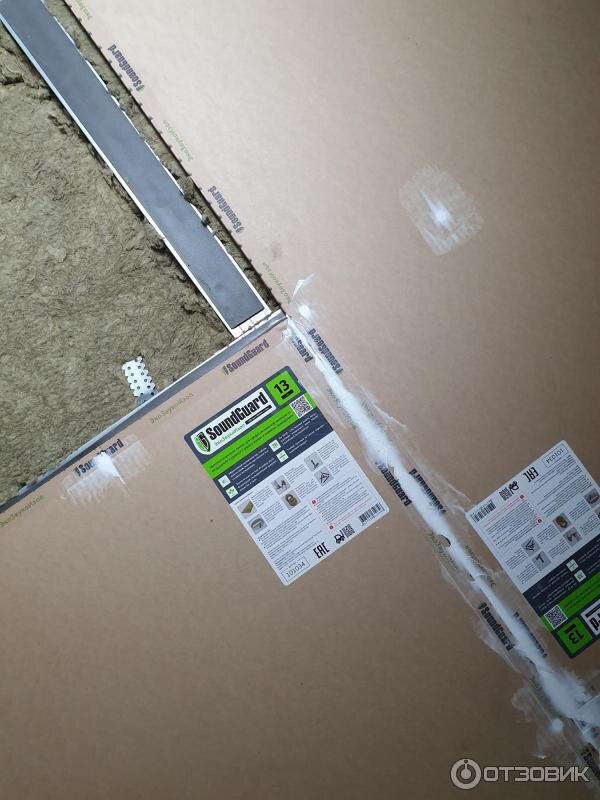 Стык панелей ЭкоЗвукоИзол и герметик