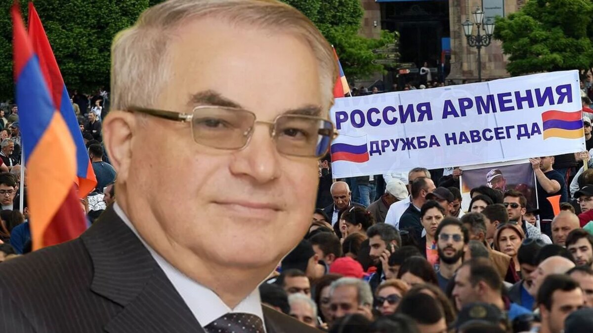 Виктор Кривопусков, президенту Российского общества дружбы и сотрудничества с Арменией.