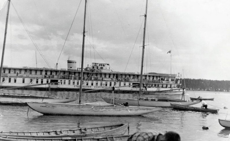   Левый берег становился промышленной зоной, 1953 год