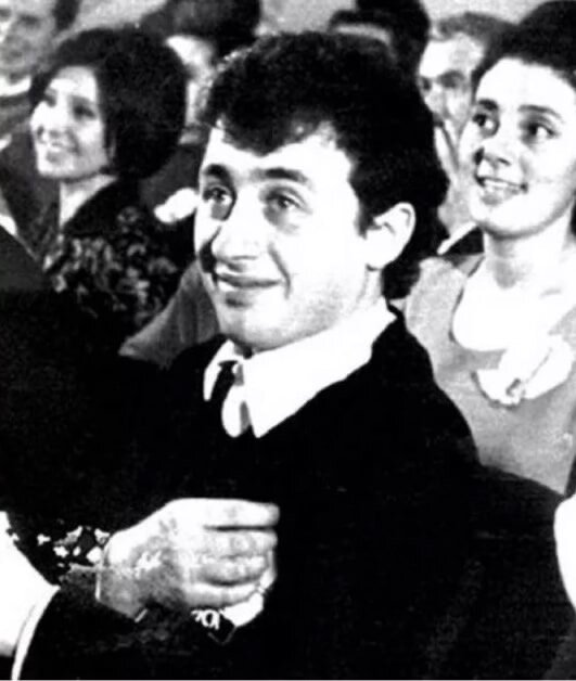 Леонид в юности