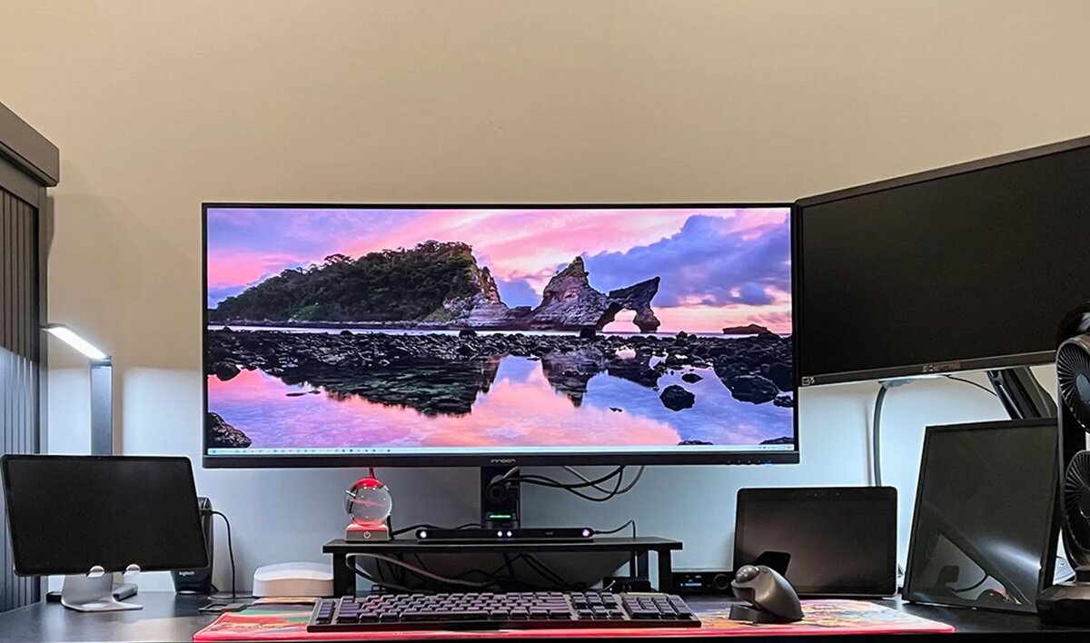 Экран 2023. LG Dual Monitor. LG Ergo Dual. 2k монитор. 3 Монитора.