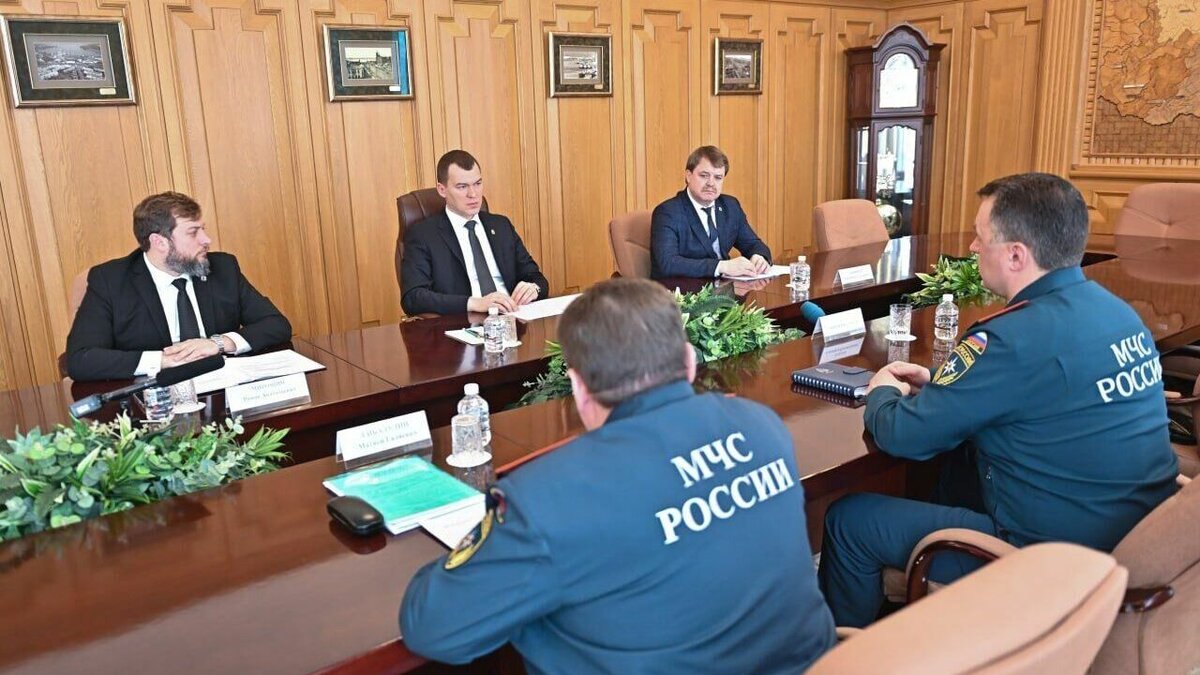     Было обсуждена готовность региона к безаварийному прохождению паводкоопасного и пожароопасного сезонов.