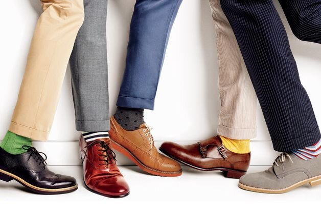 Правила подбора цвета носков в образе.