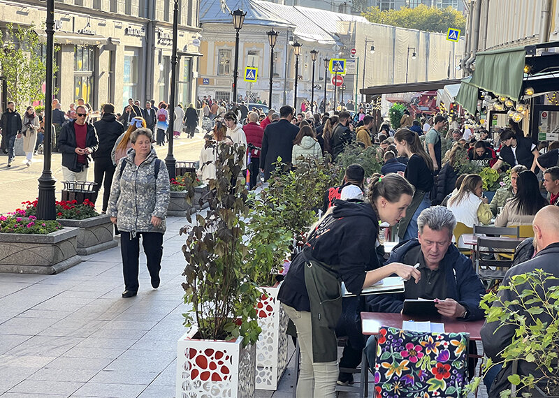    С какими проблемами сталкиваются рестораторы и жители мегаполисов в сезон работы летних веранд