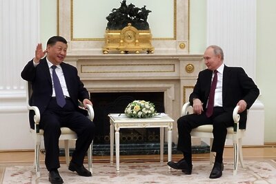    Президент РФ Владимир Путин и председатель Китайской Народной Республики (КНР) Си Цзиньпин (слева) во время встречи ©Сергей Карпухин РИА Новости