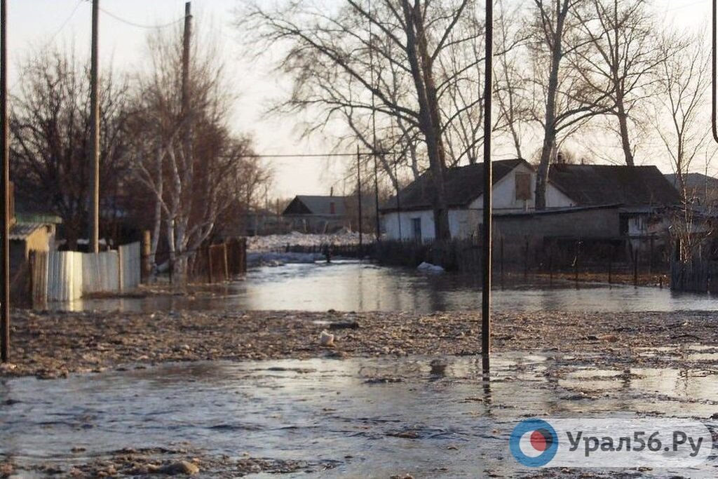 Паводок орб. Паводок Орск урал56. Оронбург наводнение Урал. Брацлавка Оренбургская область. Орск половодье.