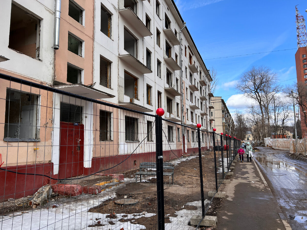 Район расчищают под новое строительство и уплотнение 