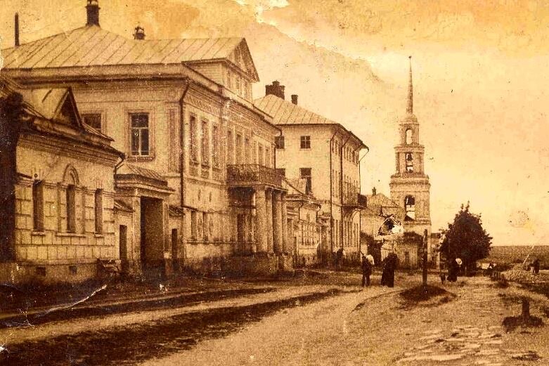 Дом купцов Игумновых на Дворянской улице в Лебедяни. Фото начала ХХ века.