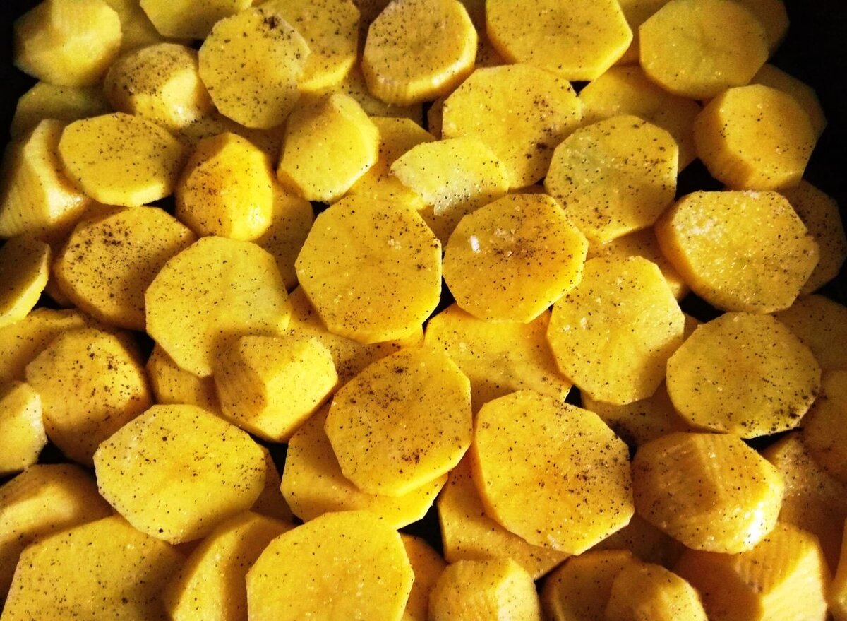 Можно в один слой, а можно и побольше, если едоков много