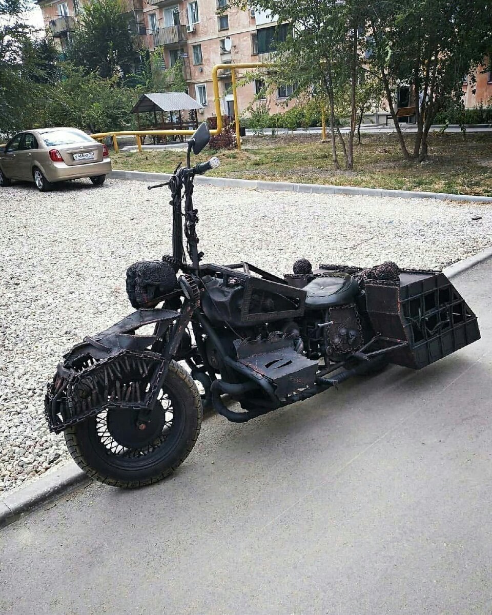      Даже такой монстр может ездить по дорогам общего пользования без проблем