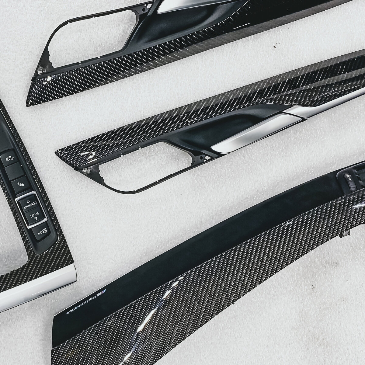 Листайте карусель