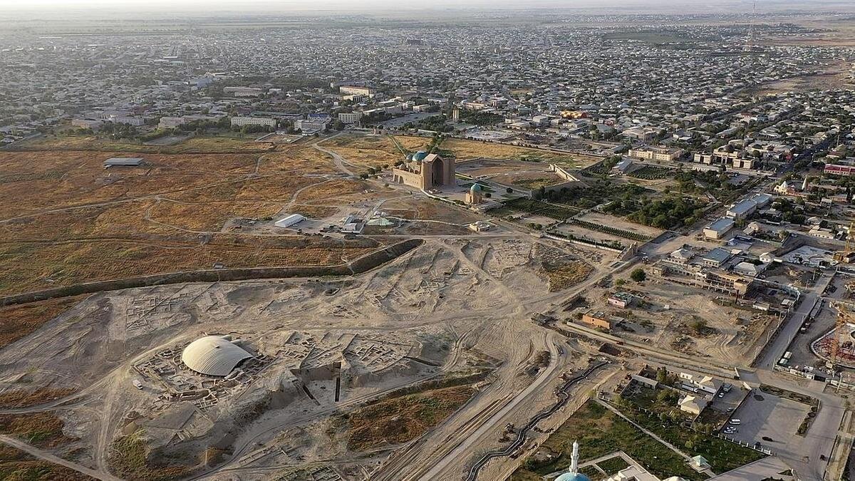    Городище Культобе на территории города Туркестан:Wikipedia/Kultobe