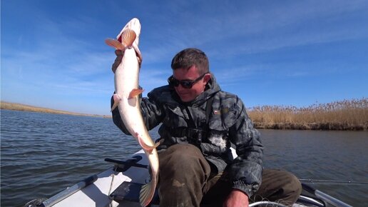 Рыбалка очуметь. Рыба сошла с ума. Рыбалка в Астрахани март 22 | Андрей ...