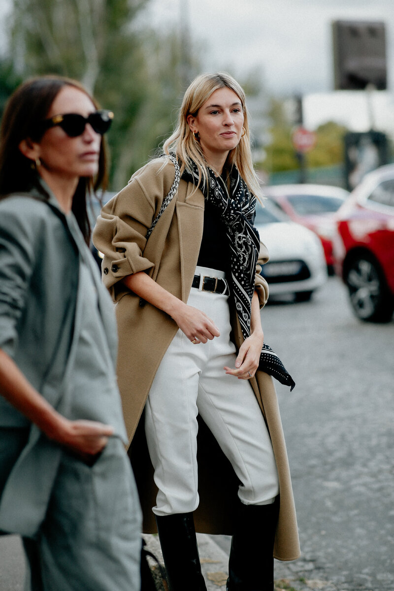    Сочетайте шелковый шарф с элегантными пальто, пиджаками и свободными дерзкими курткамиLegion-Media