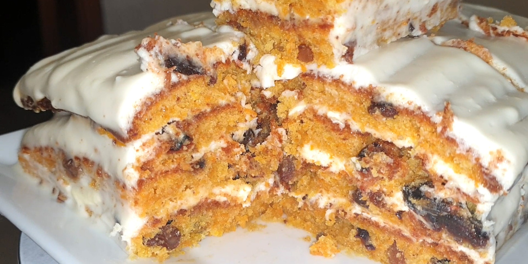 Морковный торт, как в кофейне, только лучше! Рецепт сочного, вкусного и ароматного морковного торта.