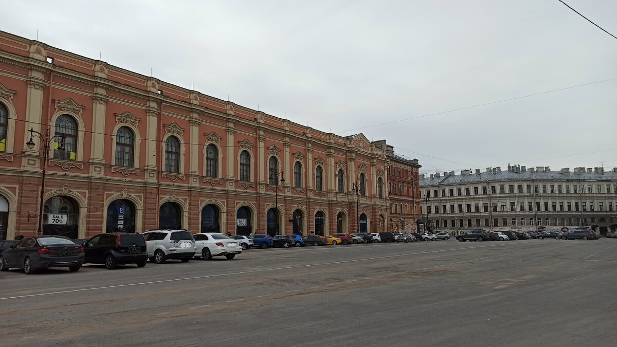 Войдем во двор бывшего таксопарка. Конюшенная площадь | Зоя Belaya | Дзен