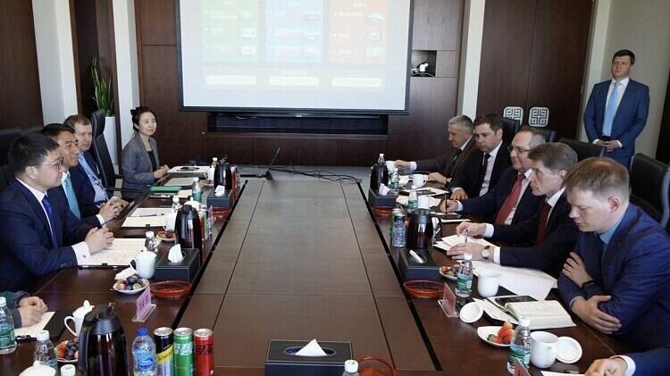     Компания «Легендагро» в партнерстве с китайской компанией «Цзяво», выращивающей сою и рис на территории Приморья, планирует построить в крае элеваторный комплекс, зерновой терминал и завод по глубокой переработке сои. Запуск инвестиционного проекта позволит создать еще 800 рабочих мест.