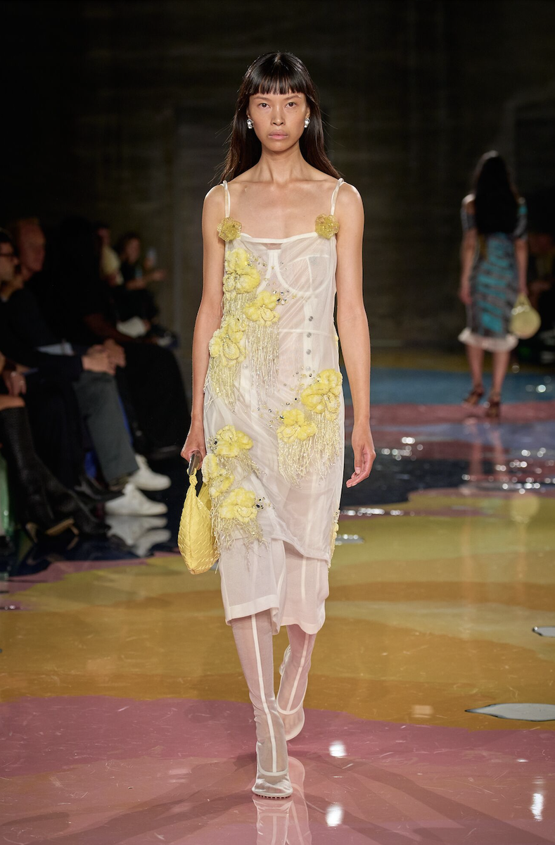     Bottega Veneta весна-лето 2023