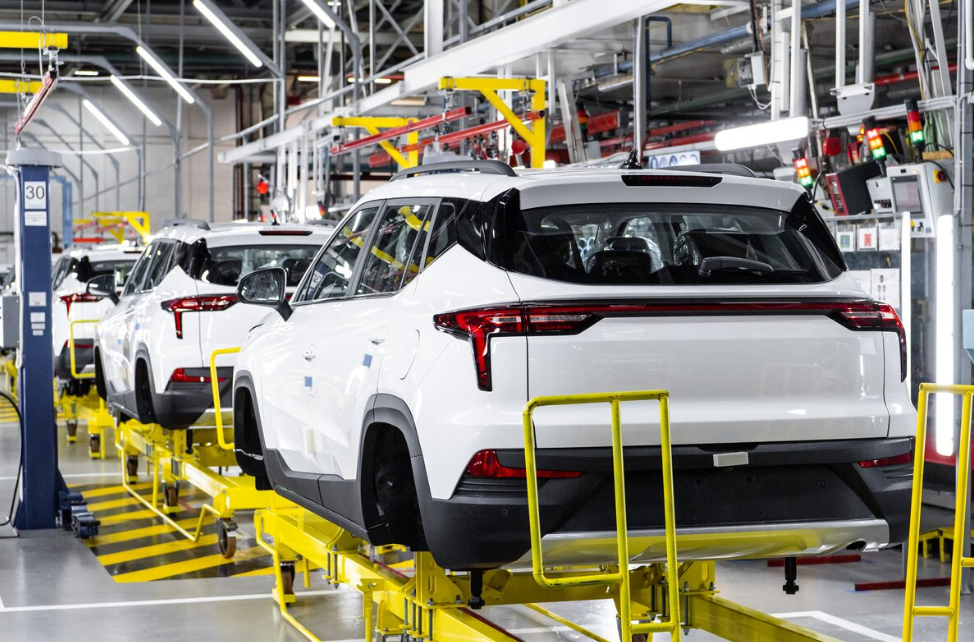 Производства Москвича наращивают. Покупали бы их еще....