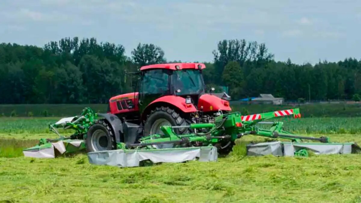 Фото: agrotehsfera.ru Новая косилка Pronar PDD1050C