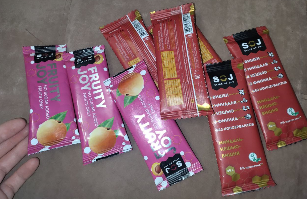 Фруктовый батончик, натуральная пастила из фруктов и орехов без вредных добавок.