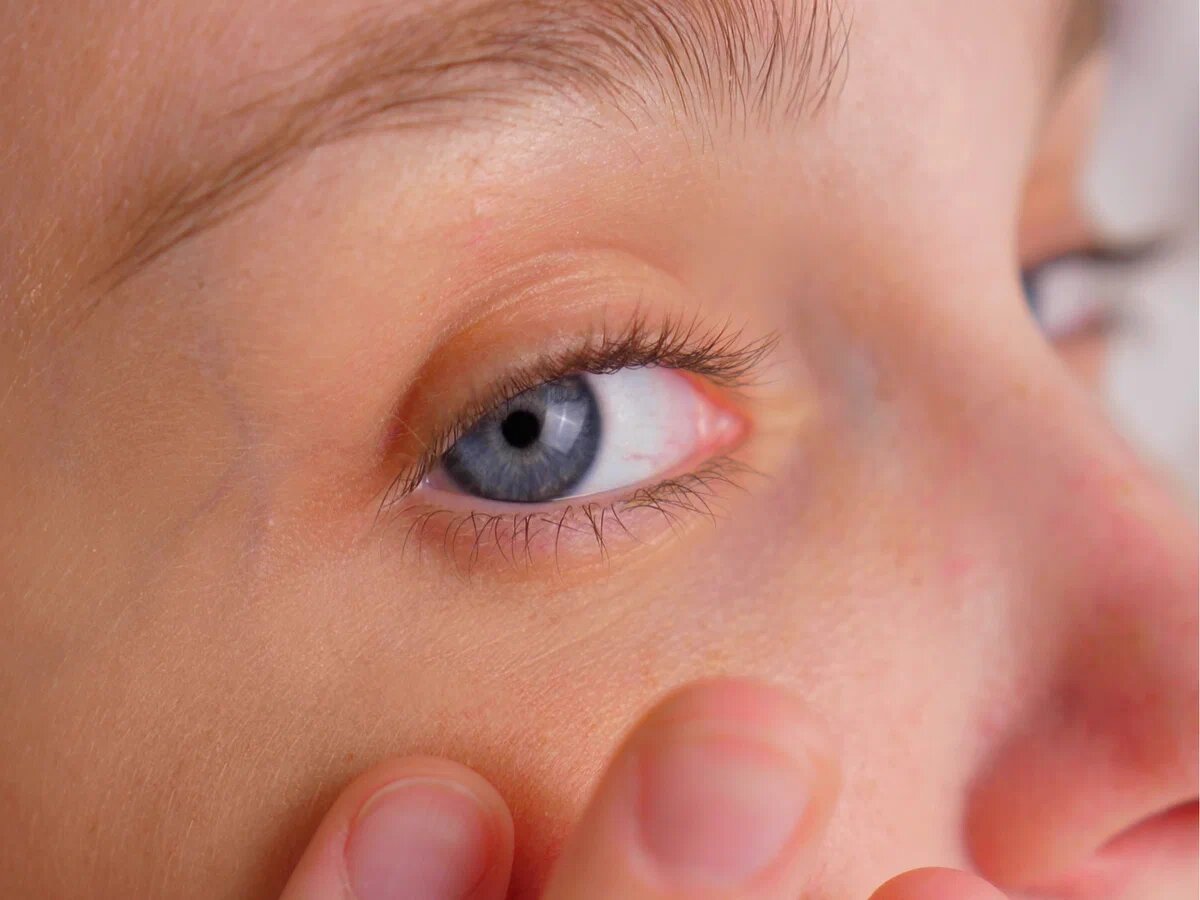 Перед применением самомассажа в домашнем уходе, необходимо проконсультироваться со специалистом и убедиться, что вы правильно делаете необходимые движения. 