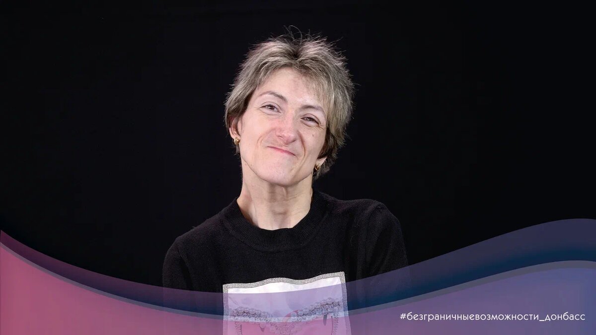 В Донецке, «…там, где небо крадут тополя…», живет и пишет стихи Анастасия Строкова