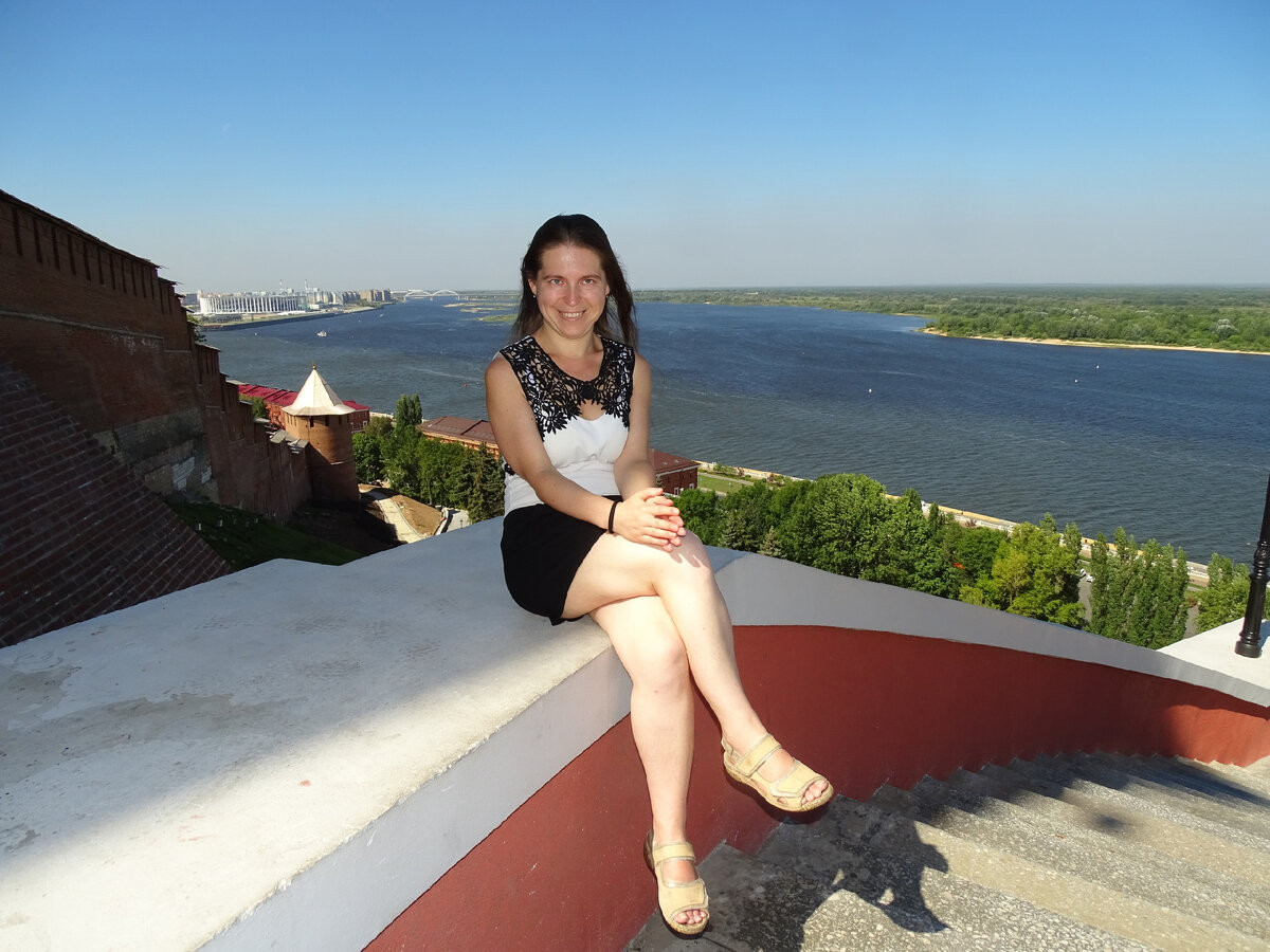 Стены Нижегородского кремля и Волга, август 2022.