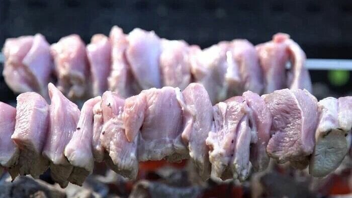     В Главном управлении МЧС России по Татарстану напомнили, что с 17 апреля в регионе будет действовать особый противопожарный режим. В связи с этим запрещено жарить пищу на открытом огне и сжигать мусор и траву.