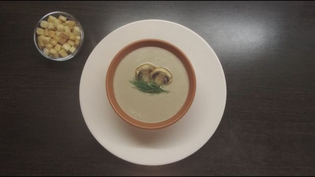 Крем-суп из шампиньонов, как в «Шоколаднице». Рецепт Константина Ивлева