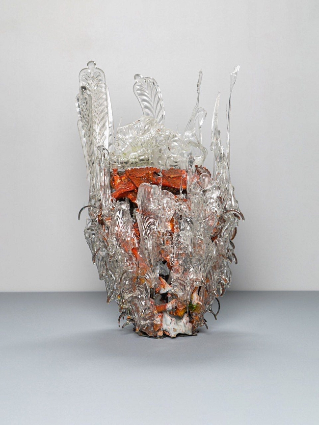 Даниил Антропов, Pawn (c2), 2022. Керамика, стекло, глазурь