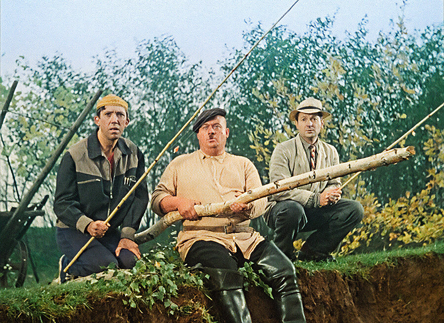 Колоритная гайдаевская троица – очень смешная и смотрится цельной. Но как могли сойтись такие разные персонажи? Впервые они появляются в короткометражке «Пёс Барбос и необычный  кросс» 1961 года.-15