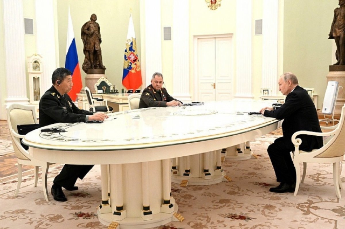    Путин отметил позитивную динамику развития отношений между РФ и КНР