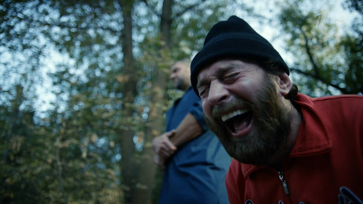 С подобными гримасами и вечно красным лицом Хабенский будет корчиться весь сезон.