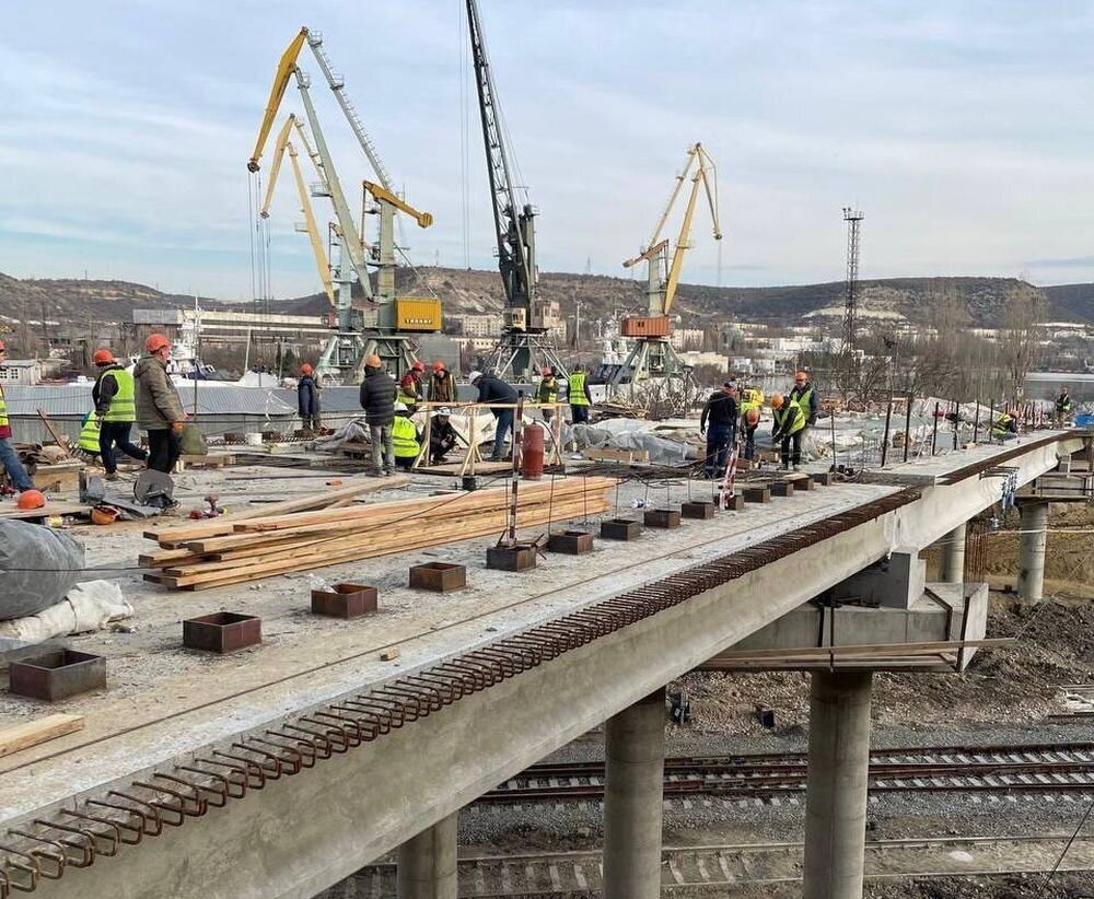 Реконструкция автодороги в бухту Казачья в Севастополе откладывается на  неопределенный срок | FederalCity | Дзен