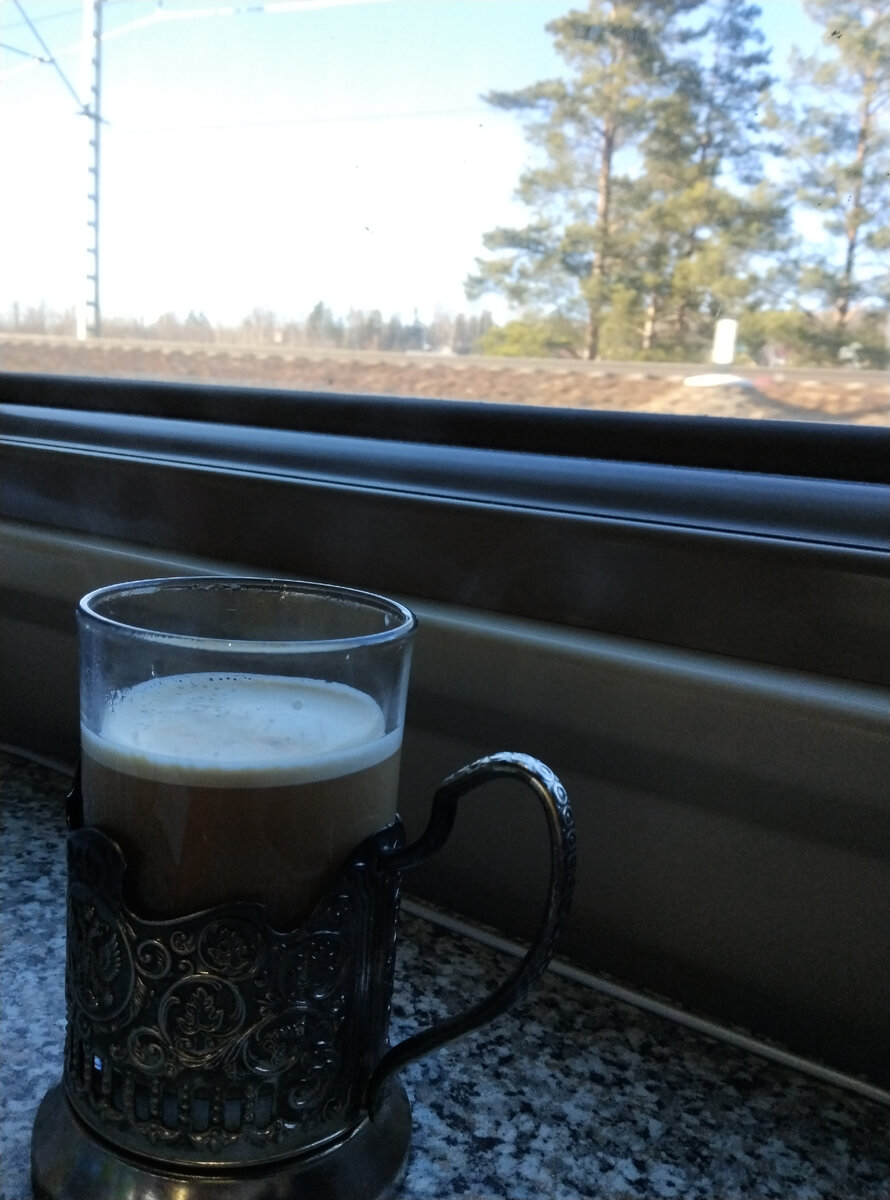 Поездная романтика кроется в подстаканниках 