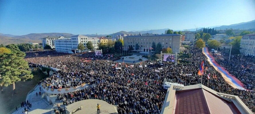 Многотысячный митинг жителей Нагорного Карабаха (Арцаха).против азербайджанской блокады Лачинского коридора. 2022 г. Фото из открытых источников сети Интернета