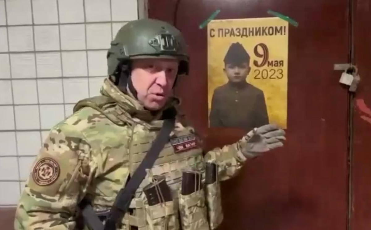    Глава Вагнера сказал, что ему приказали оставаться в Бахмуте, иначе его заклеймят как предателя Марина П.