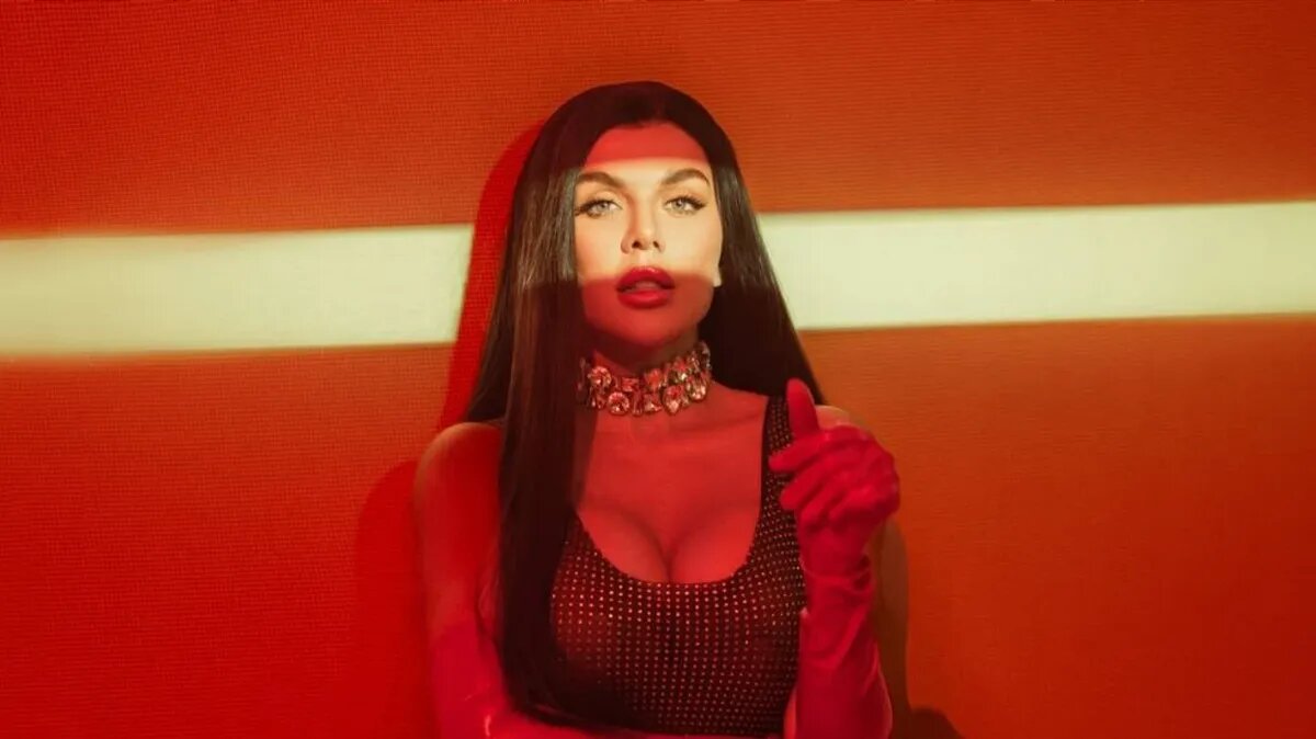 Внешность Седоковой притягивает взгляды и камеры. Фото: vk.com/annsedokova