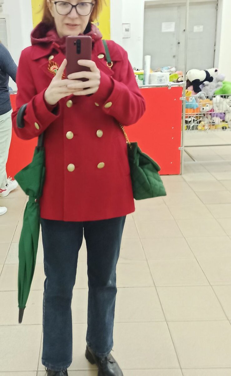 И зонт оказался под цвет сумки!