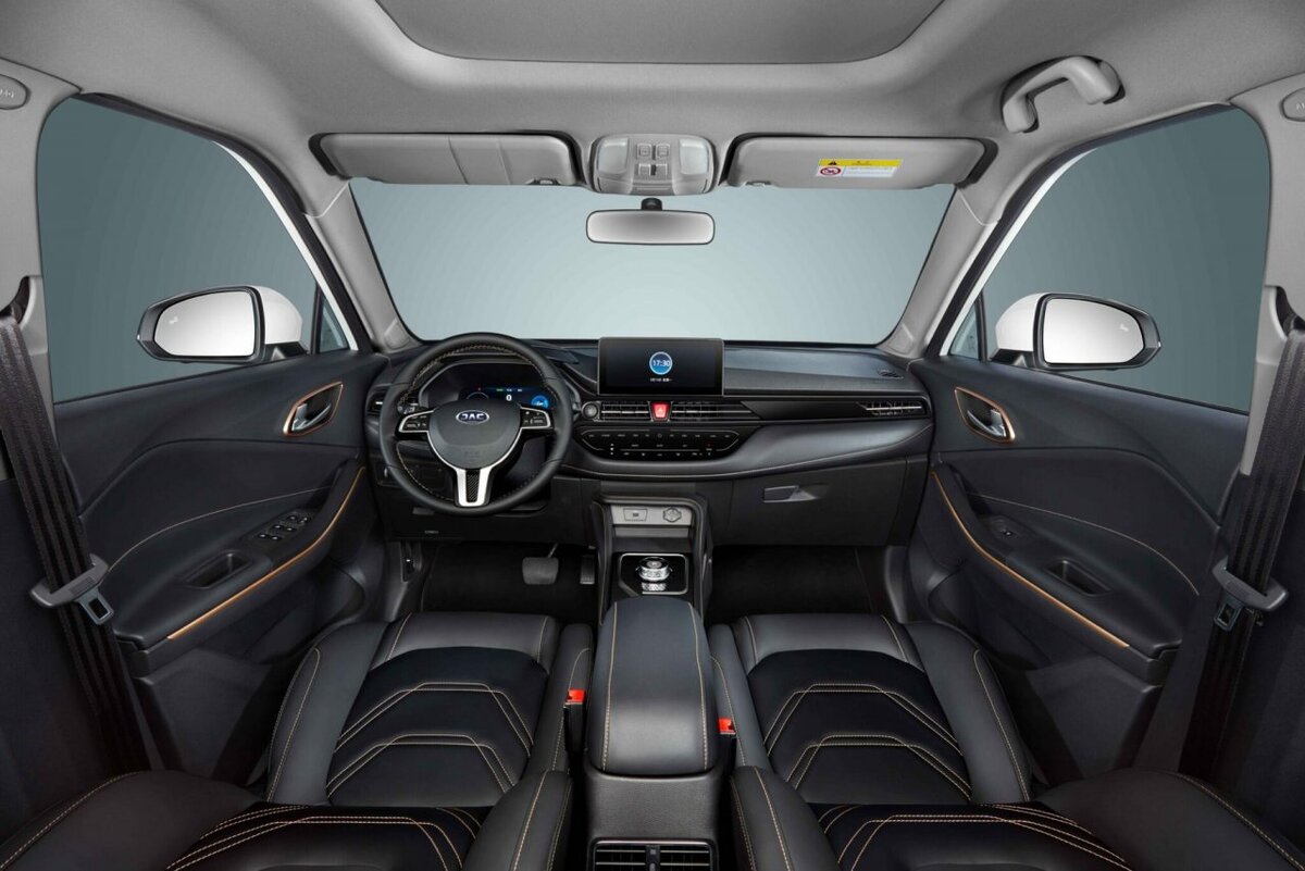     Передние кресла автомобиля получили штатный обогрев