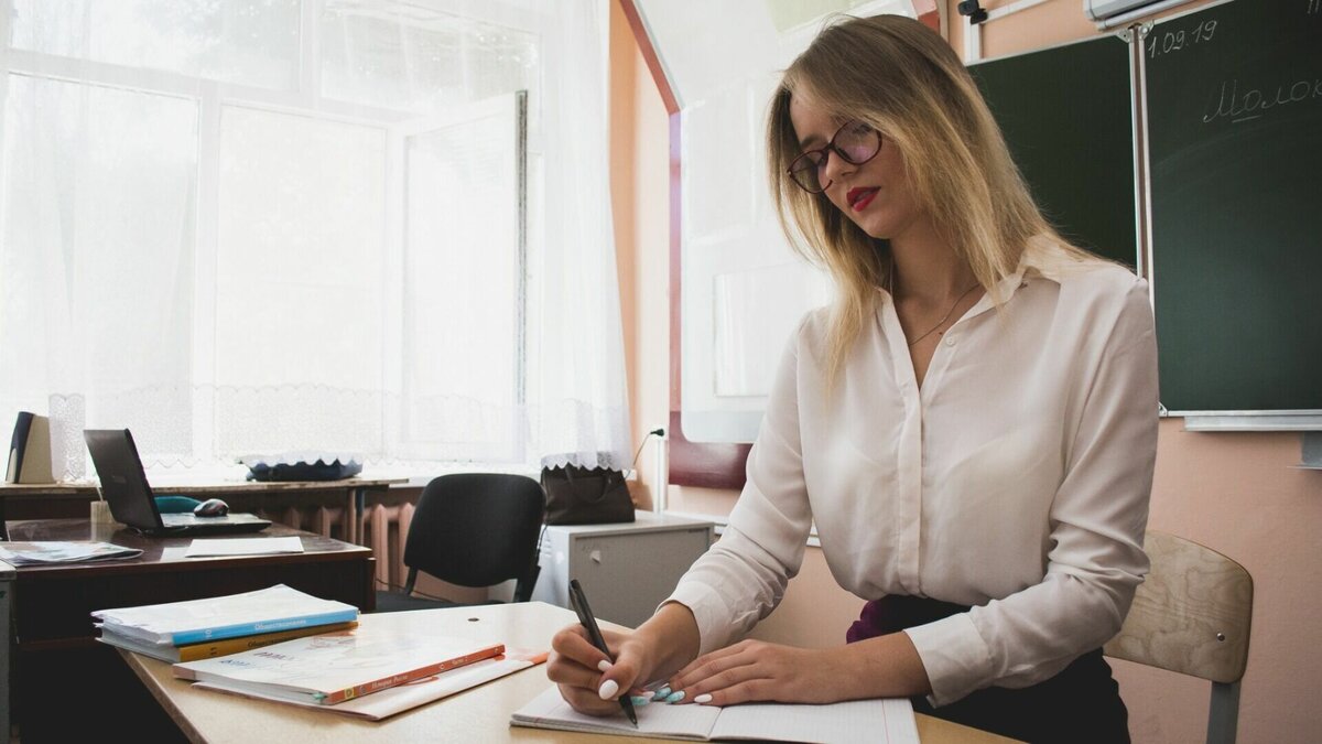     Это случится, благодаря программе «Земский учитель»..