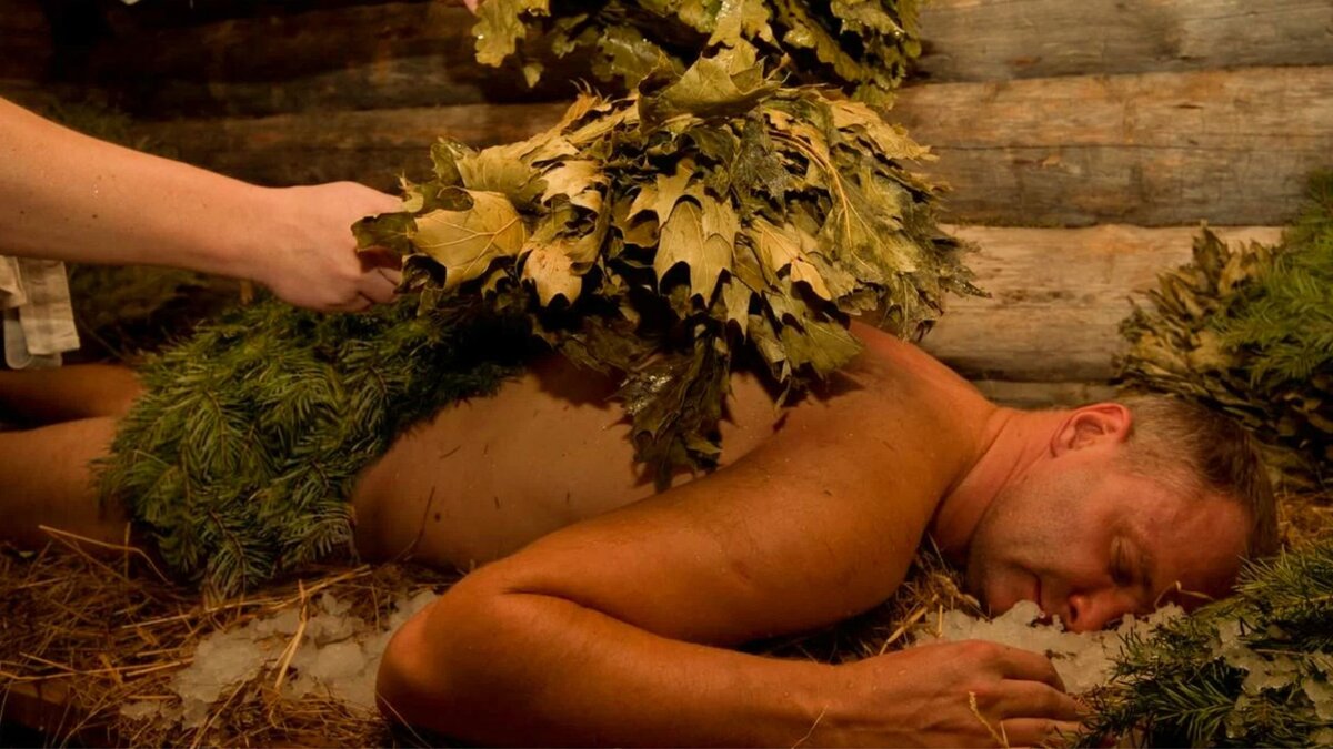 Веничный массаж - один из главных помощников для нашей спины