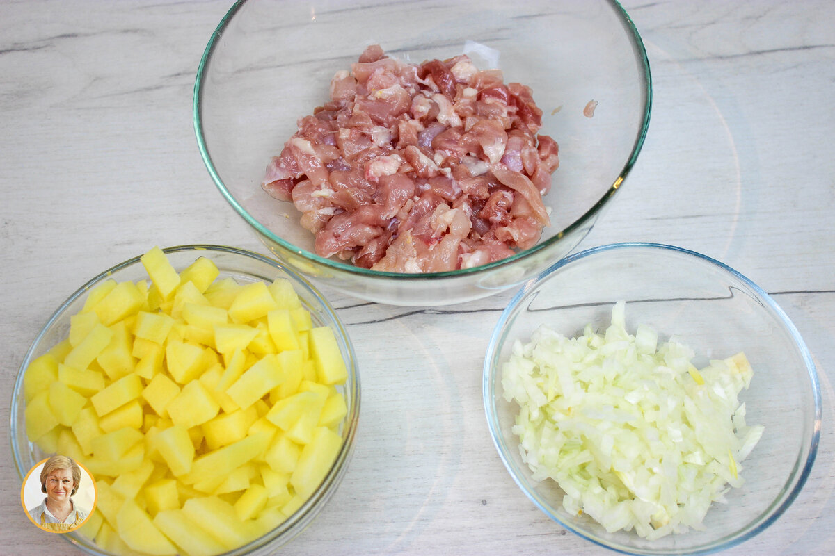 Жаркое в горшочках: запекаем мясо с овощами в духовке порционно